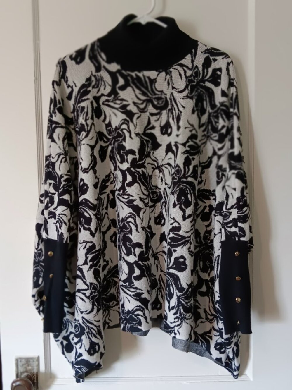 JM Collection Turtleneck Poncho Sweater L Black White Floral Corpgoth Academia
